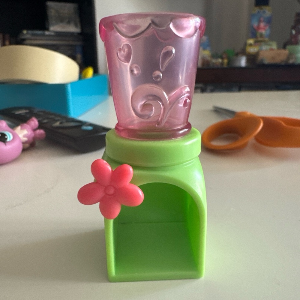 LPS food Dispenser - Pink and Green (early 2000’s)